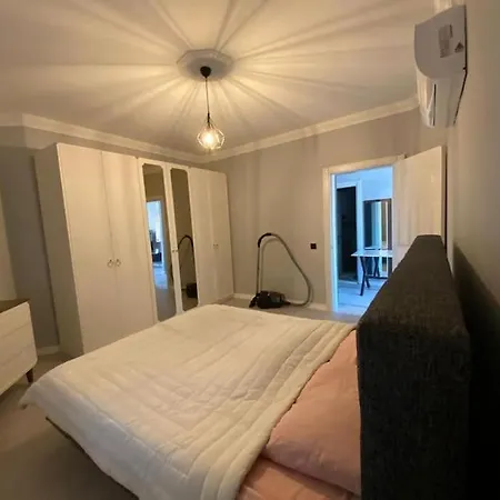 Appartement Deniz Manzarali Havuzlu Full Esyali Kiralik Daire