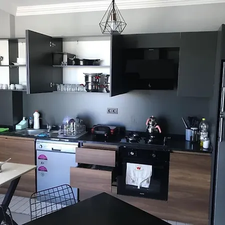 Deniz Manzarali Havuzlu Full Esyali Kiralik Daire Apartment *