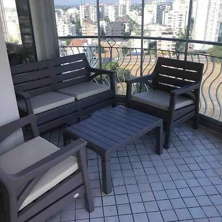 Deniz Manzarali Havuzlu Full Esyali Kiralik Daire