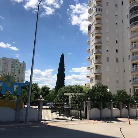 Deniz Manzarali Havuzlu Full Esyali Kiralik Daire * Antalya