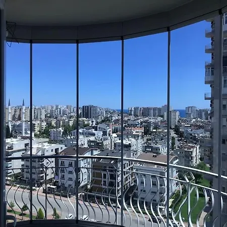 Deniz Manzarali Havuzlu Full Esyali Kiralik Daire *