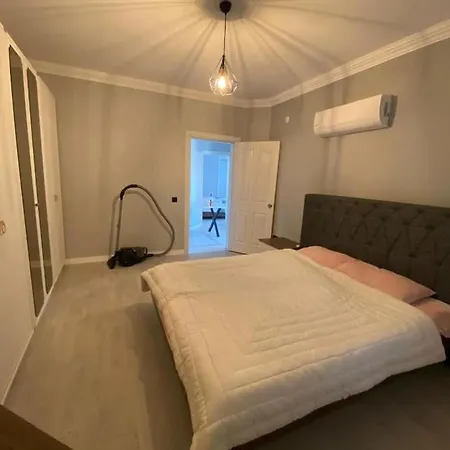 Deniz Manzarali Havuzlu Full Esyali Kiralik Daire Daire Antalya